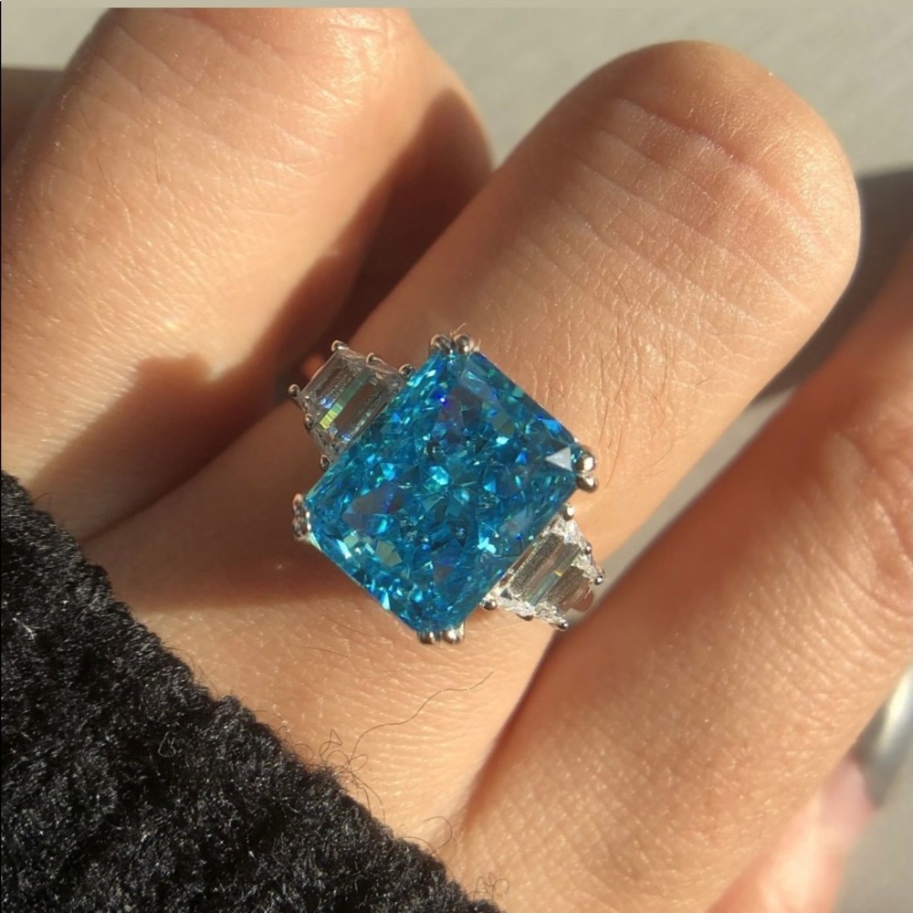 2ct Radiant Aquamarine Ring - Picture 9 of 15